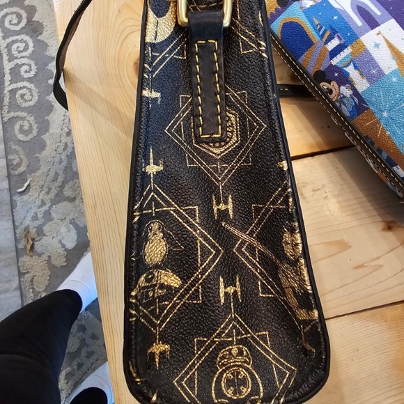 *EUC* Disney Star Wars Last Jedi Dooney & Bourke - Picture 5 of 6